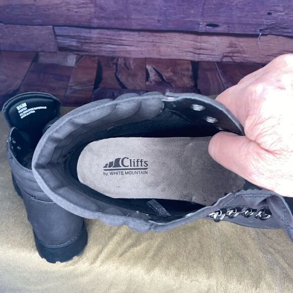 Women’s Cliff’s White Mountain above the ankle hiking books sized 9.5 - Picture 9 of 9